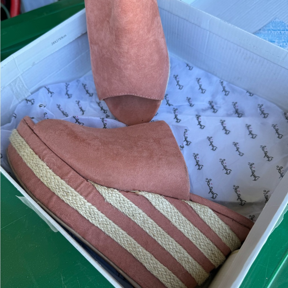 Dusty Rose wedges